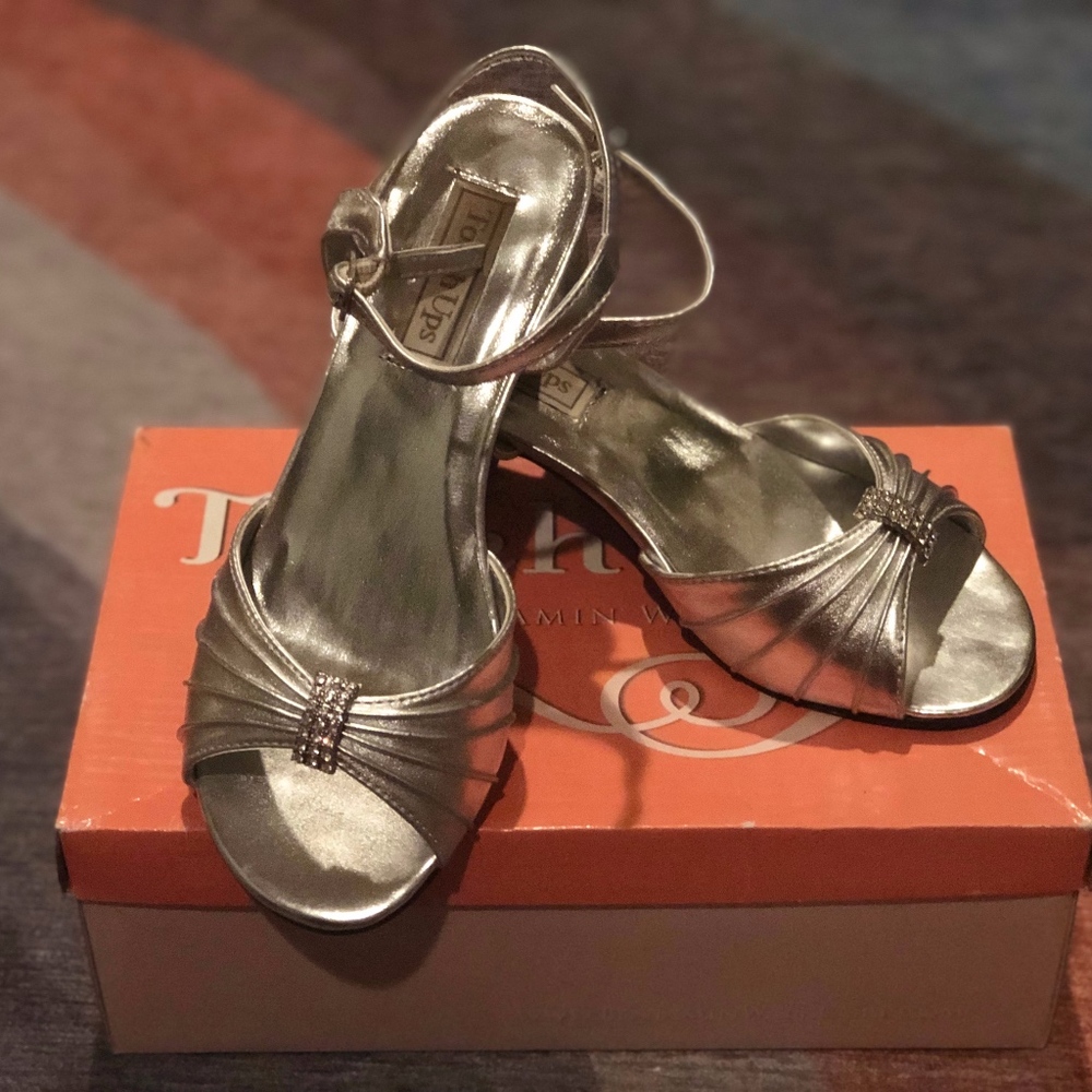 Silver dress sandals size 1.5M